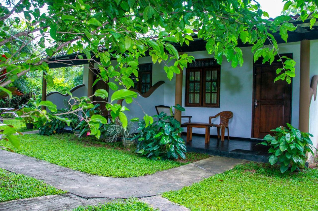 Nimsara Lodge Sigiriya Exteriör bild